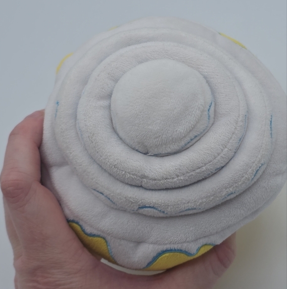 Shopkins Cindy Bon Cinnamon Bun Plush - Picture 8 of 8